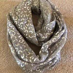 metallic cheetah print silver scarf! super cute